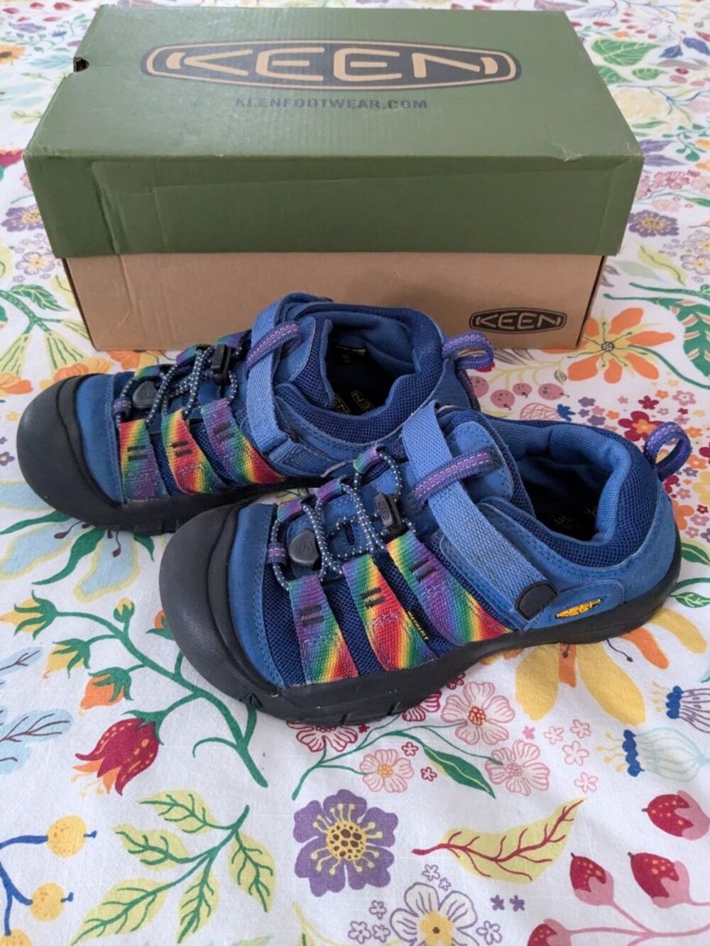 KEEN Childrens' Newport H2SHO Sandals Youth sz 4